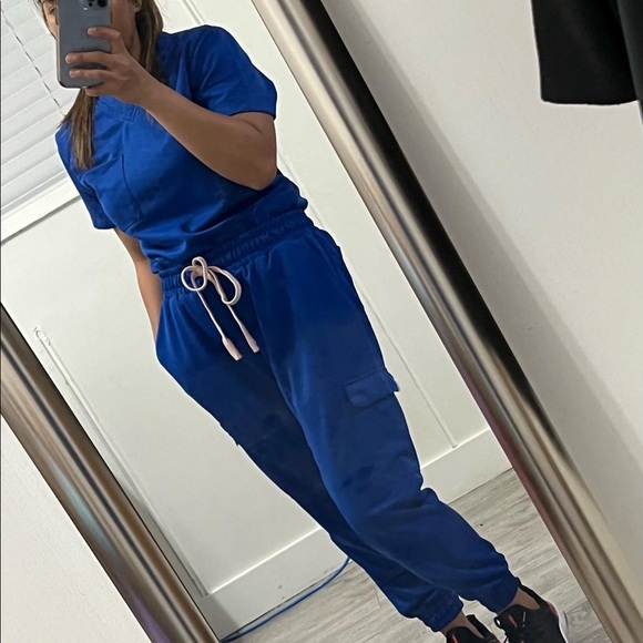 Scrub suit - Picture 4 of 6